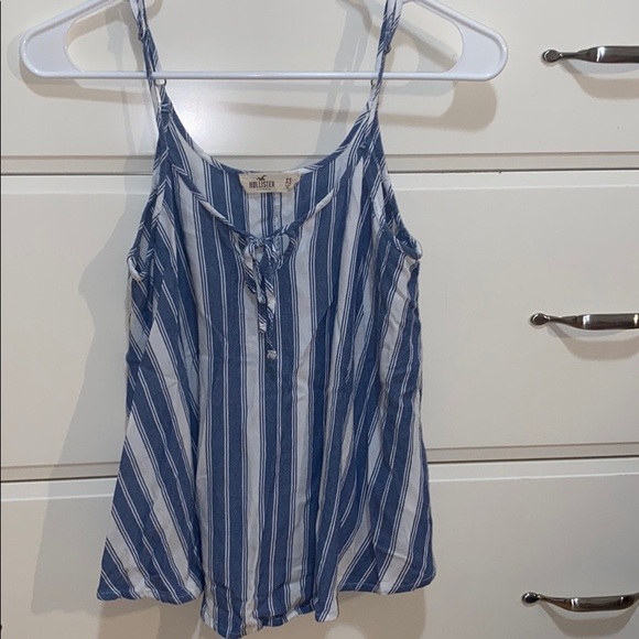 HOLLISTER CLOTHING BUNDLE - Picture 3 of 6
